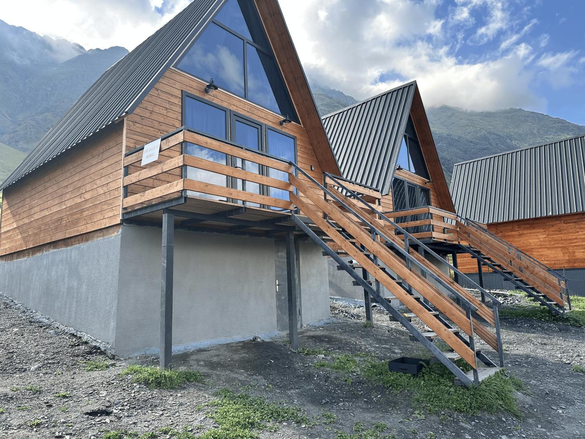 A&B Cottages Степанцмінда Екстер'єр фото