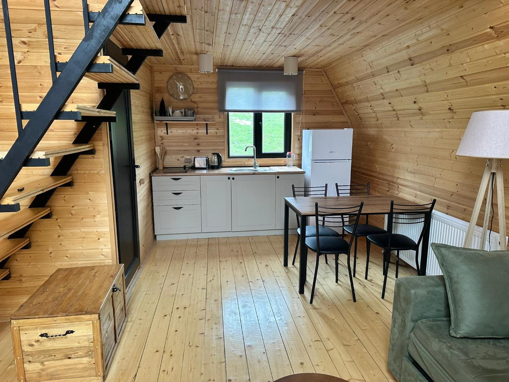 A&B Cottages Степанцмінда Екстер'єр фото